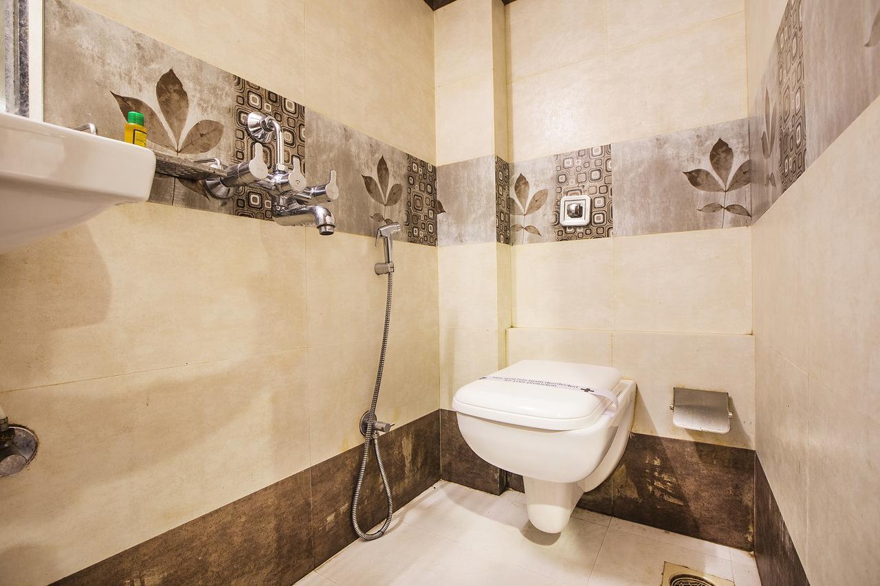 Hygienic Hotel Liberty Plaza Мумбаи Экстерьер фото